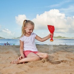 Playa - Pala cavadora y rociadora roja