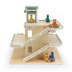 Garaje de madera con accesorios